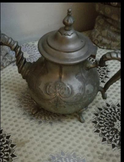 ابريق شاي نحاسي مطلي بالفضة انتيك من ترات المغربي العريق auction image